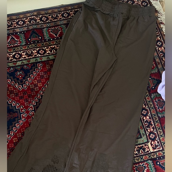 Pant with embroidered trim - Picture 2 of 5